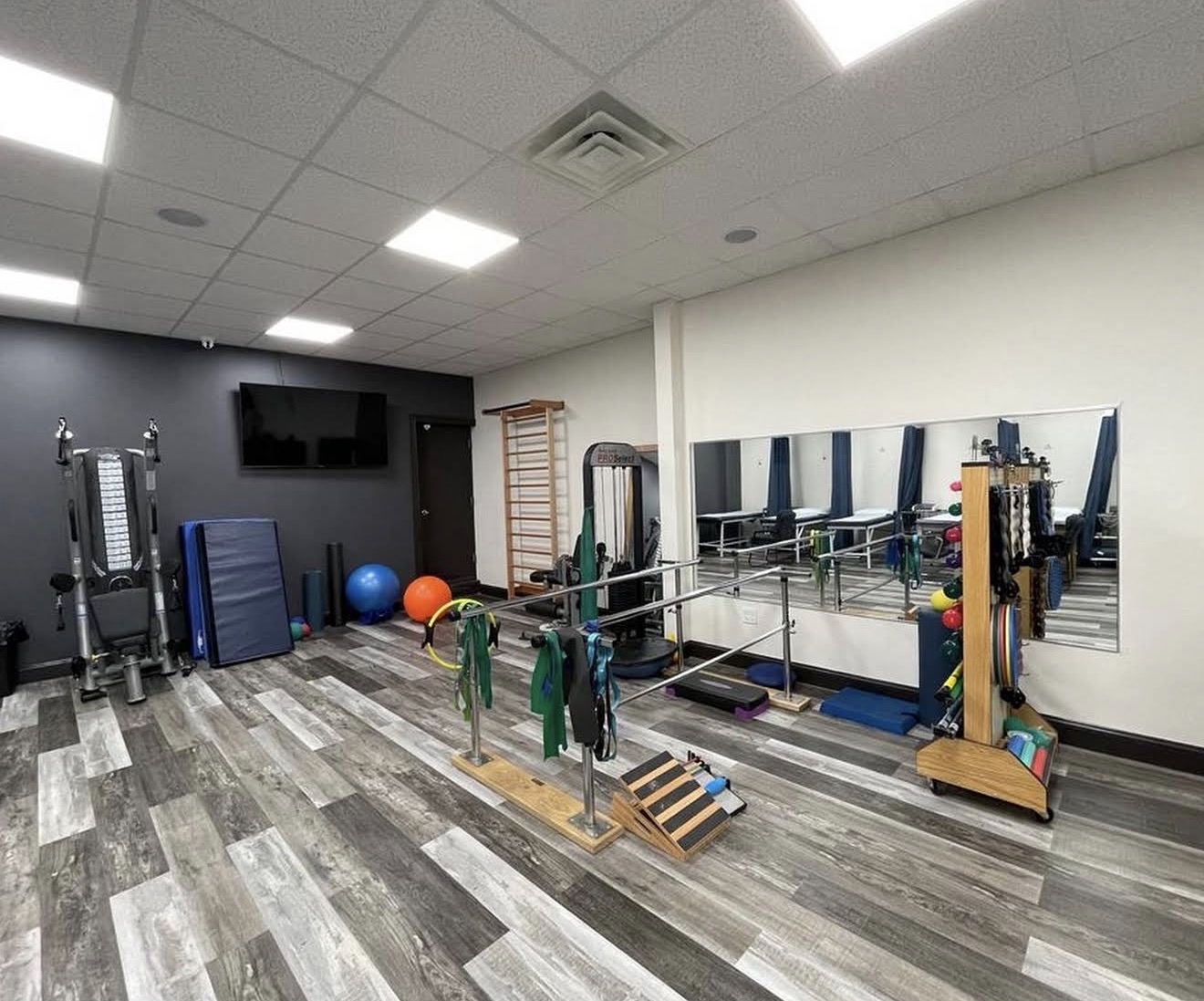 Sunnyvale Physical Therapy — Parallel bars rehab area